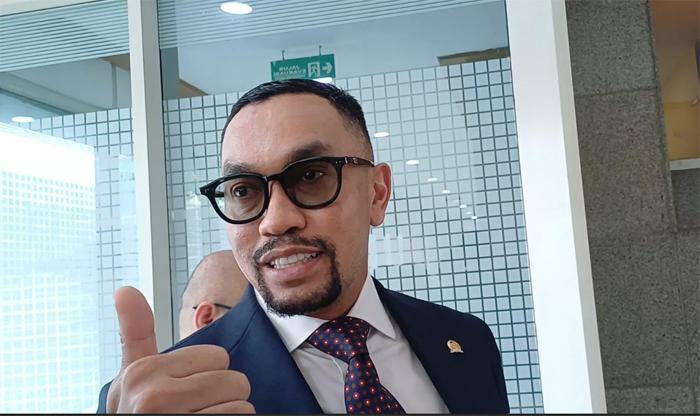 Ahmad Sahroni Kepergok Nongki di Senayan, Semeja dengan Dua Wanita