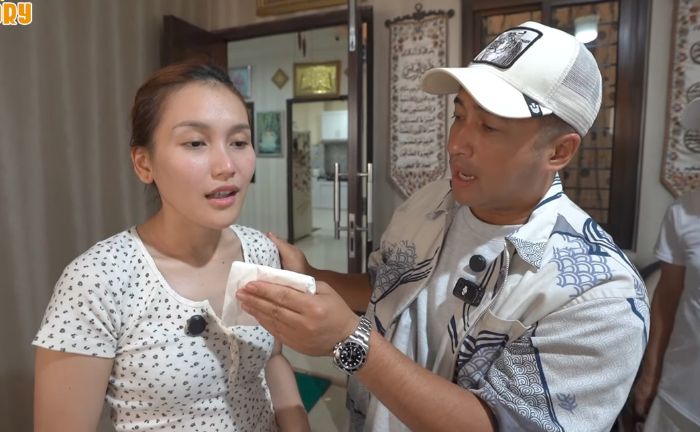 Irfan Hakim Takjub Lihat Ayu Ting Ting Tanpa Make Up, Sampai Lakukan Hal Ini ke Wajah sang Pedangdut
