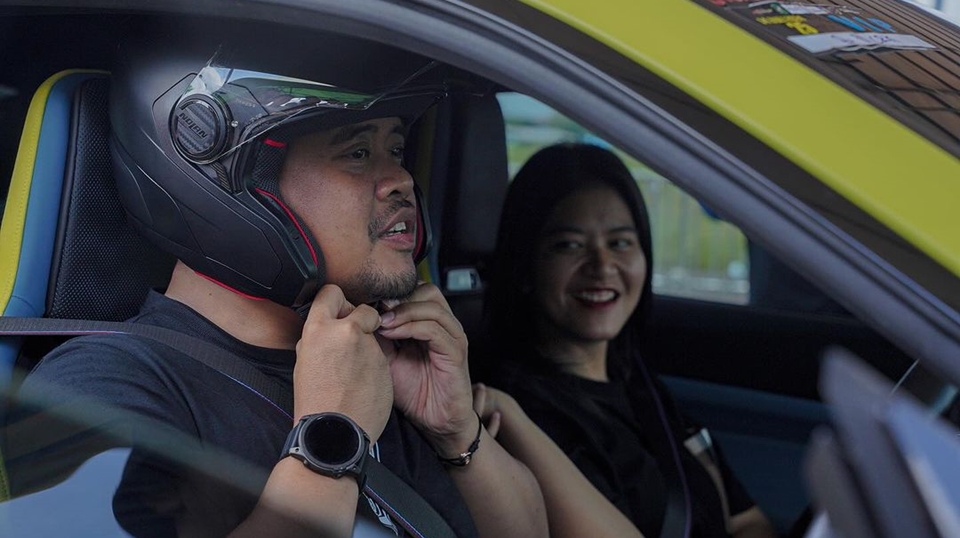 Daftar Pilgub Sumut, Bobby Nasution bareng Kahiyang Ayu Kompak Pakai Sepatu Harga Ratusan Ribu
