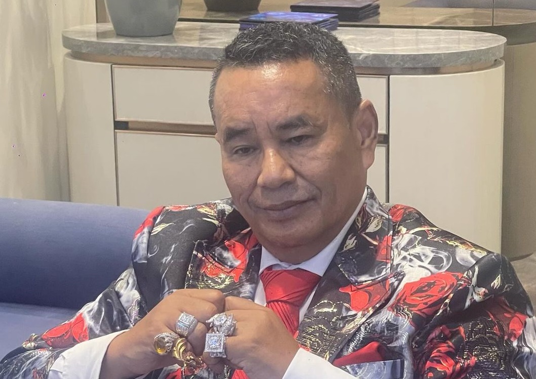 Unggah Ceramah Oki Setiana Dewi, Hotman Paris Diduga Sindir Rocky Gerung yang Belum Nikah