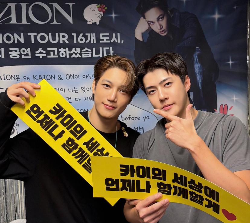 Penampilan Perdana Usai Wamil, Sehun EXO Muncul Mendadak dan Nyanyi Bareng di Konser Kai!