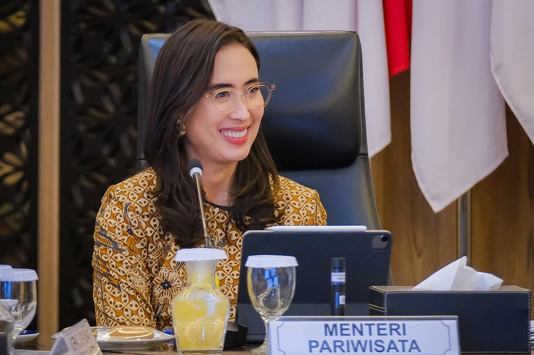 Menpar Widiyanti Putri Wardhana Belepotan Ngomong Bahasa Inggris: Tegang Nih..
