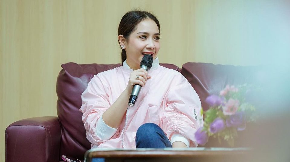 Nagita Slavina Pakai OOTD Super Simple di Italia Tapi Harganya Capai Rp70 Juta Lebih