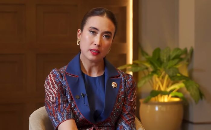 Menpar Widiyanti Putri Jawab Isu Mandi Pakai Air Galon, Risiko Jadi Pejabat Publik!