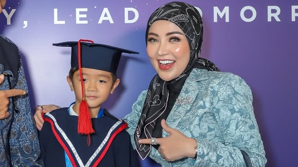 Bella Shofie Larikan Anak ke Rumah Sakit Usai Digigit Kucing Hingga Infeksi