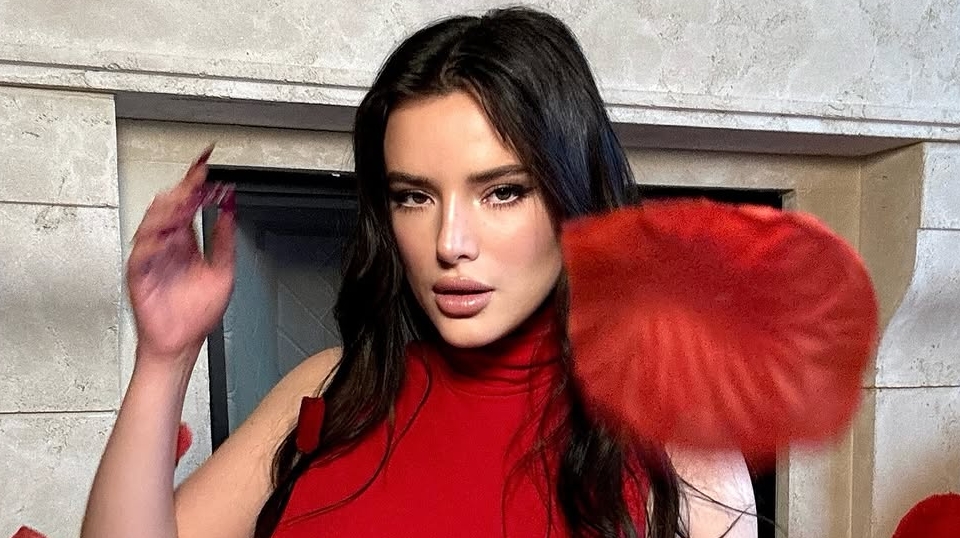 Bella Thorne Tuding Charlie Puth Bohong dan Sebar Kebencian, Selena Gomez Alami Hal Sama?