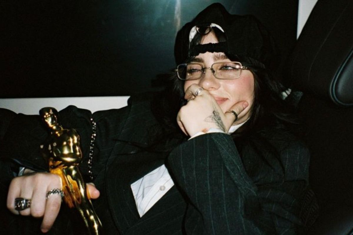 Heboh! Billie Eilish Ditarik Penggemar ke Pagar Pengaman Saat Tampil di Miami
