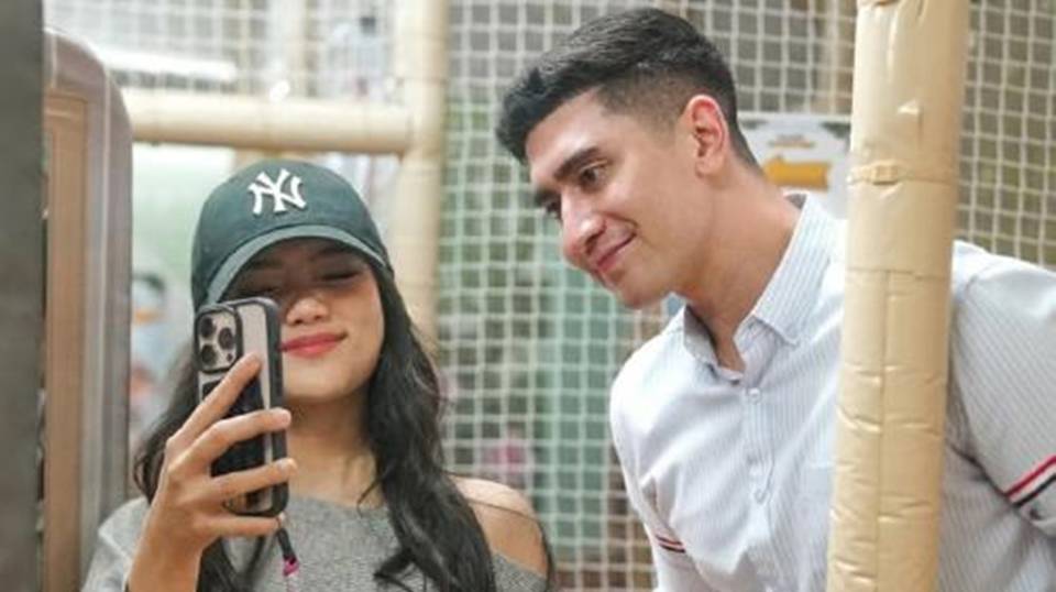Sama-Sama di Luar Negeri, Verrell Bramasta dan Fuji Sengaja Janjian Buat Kencan?