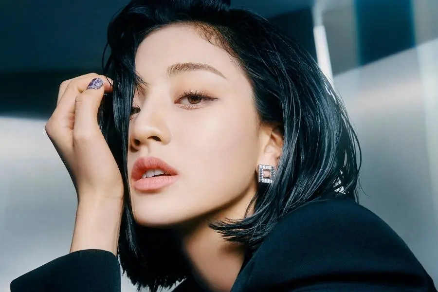 Jihyo TWICE Alami Masalah Kesehatan di Konser Pembuka Tur Dunia di Jepang