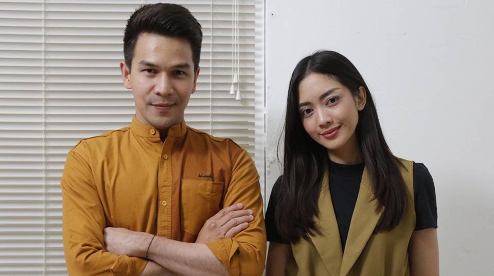 Bawa Makanan dan Pakaian, Ririn Dwi Ariyanti Setia Kunjungi Jonathan Frizzy di Lapas