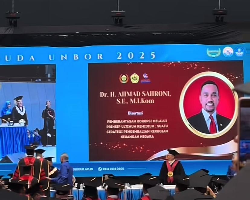 Wisuda S3! Ahmad Sahroni Bahas Korupsi di Disertasi, Netizen: Pasti Datanya Valid