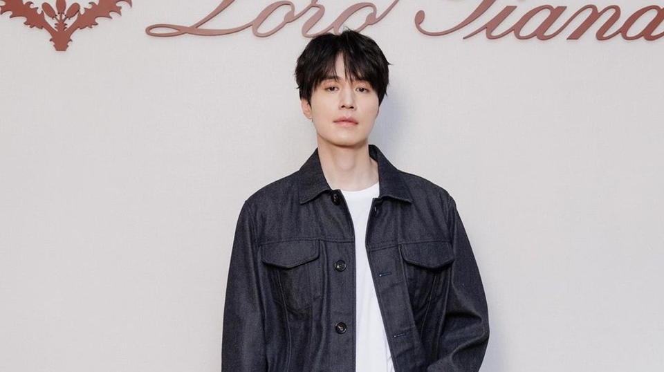 Sikap Lee Dong Wook Hadapi Para Penggemar di Bandara Picu Kekhawatiran