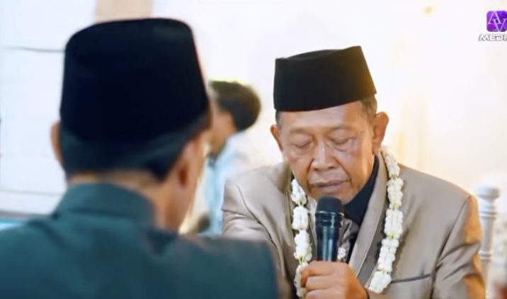 Mbah Tarman Bukan Orang Sembarangan, Orang Rela Bayar 10 Juta buat Lihat Pedangnya