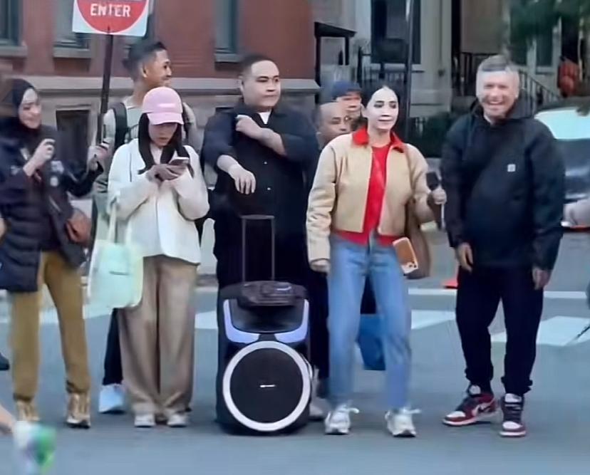 Nagita Slavina Dangdutan di Chicago Marathon, Sampai Bawa Sound Sistem!