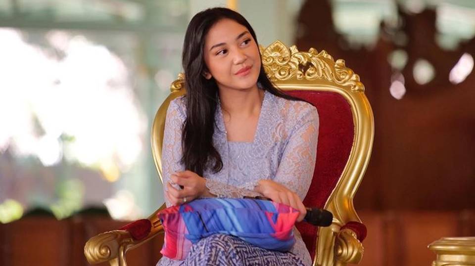 Putri Tanjung Digaji Rp100 Juta Per Bulan Kerja di Perusahaan Ayahnya, Masih Kurang Banyak?