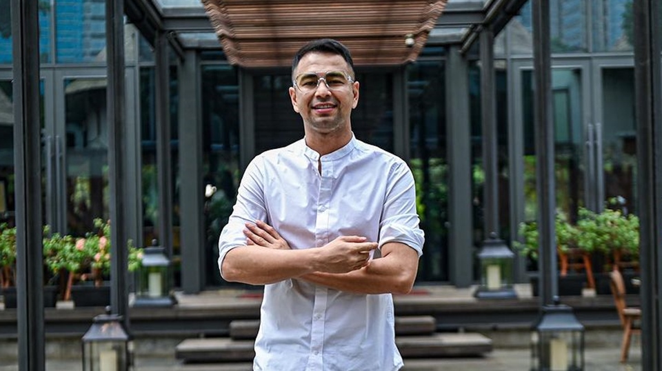 Raffi Ahmad Tanpa Sengaja Perlihatkan Password Ponsel ke Muka Umum