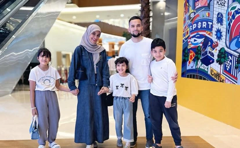 Begini Detik-detik Anak Shireen Sungkar Nyungsruk dari Tangga Atas ke Bawah
