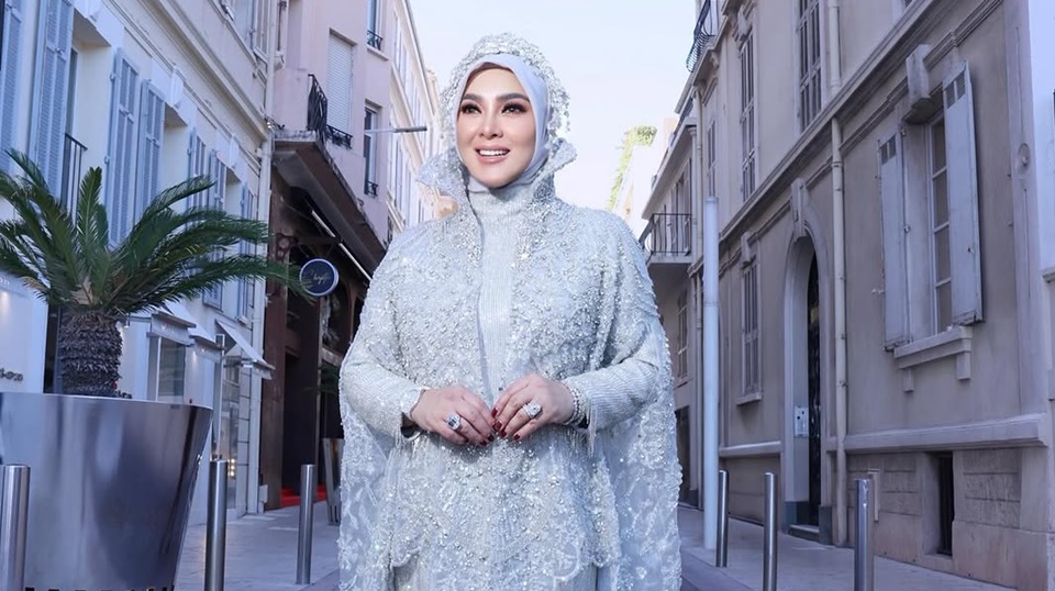 Intip Deretan Koleksi Cincin Syahrini Yang Harganya di Atas Rp1 Miliar