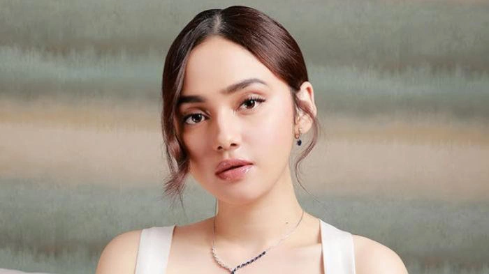 Penampilan Syifa Hadju Disorot Gegara Rambut Keriting, Sampai Dituding Suntik Putih!