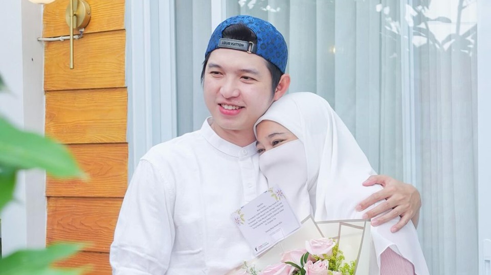 7 Cerita Artis Pejuang Garis Dua, Terbaru Ada Ustaz Dennis Lim